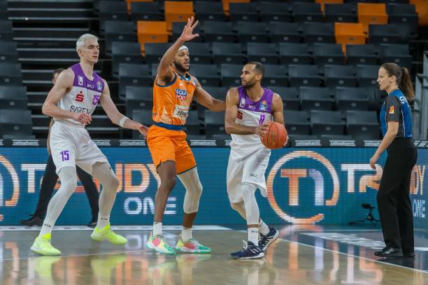 金雄厚俱乐 金雄厚俱乐