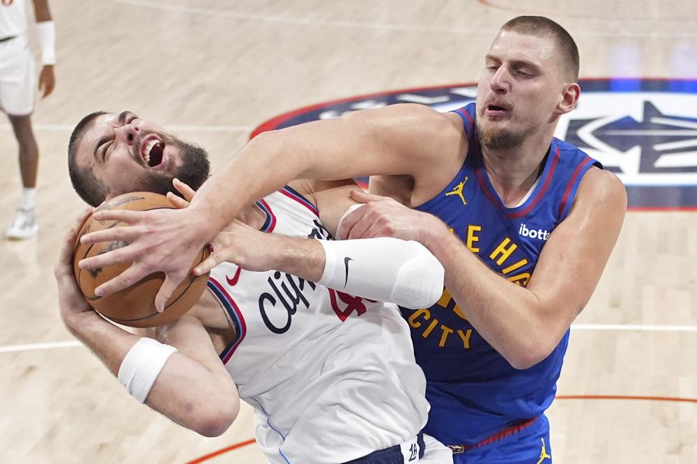 相对保守的 相对保守的