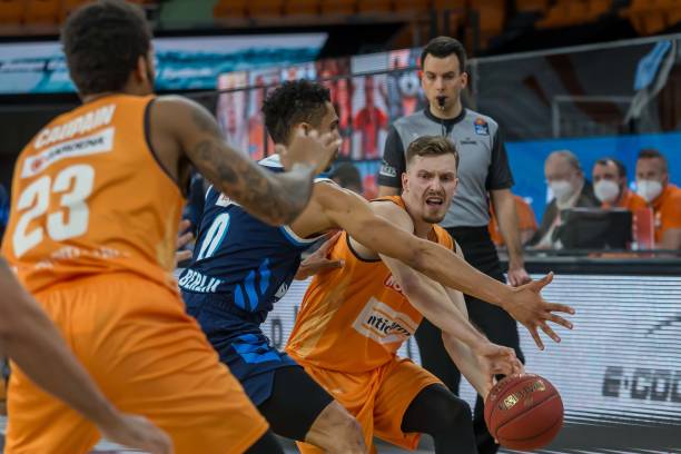 无数球迷为 无数球迷为